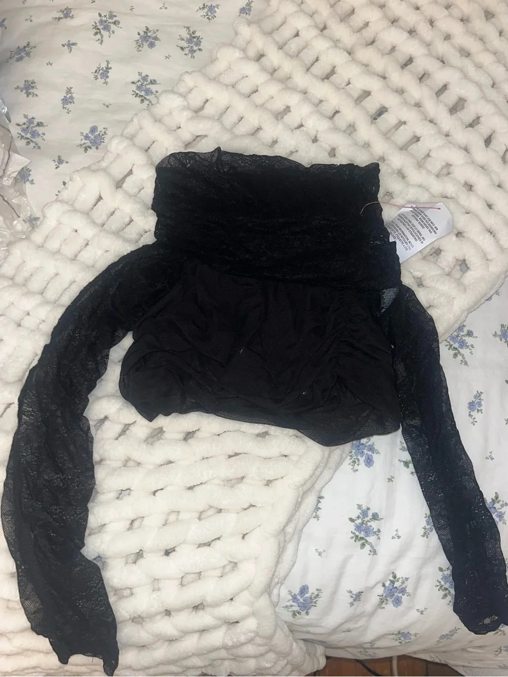 ASOS Black Off-Shoulder Lace Long-Sleeve Bodysuit - Picture 4 of 4